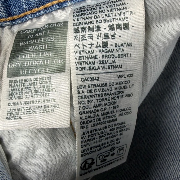 Levi's 501 Blue Distressed Jean Shorts - Picture 10 of 14